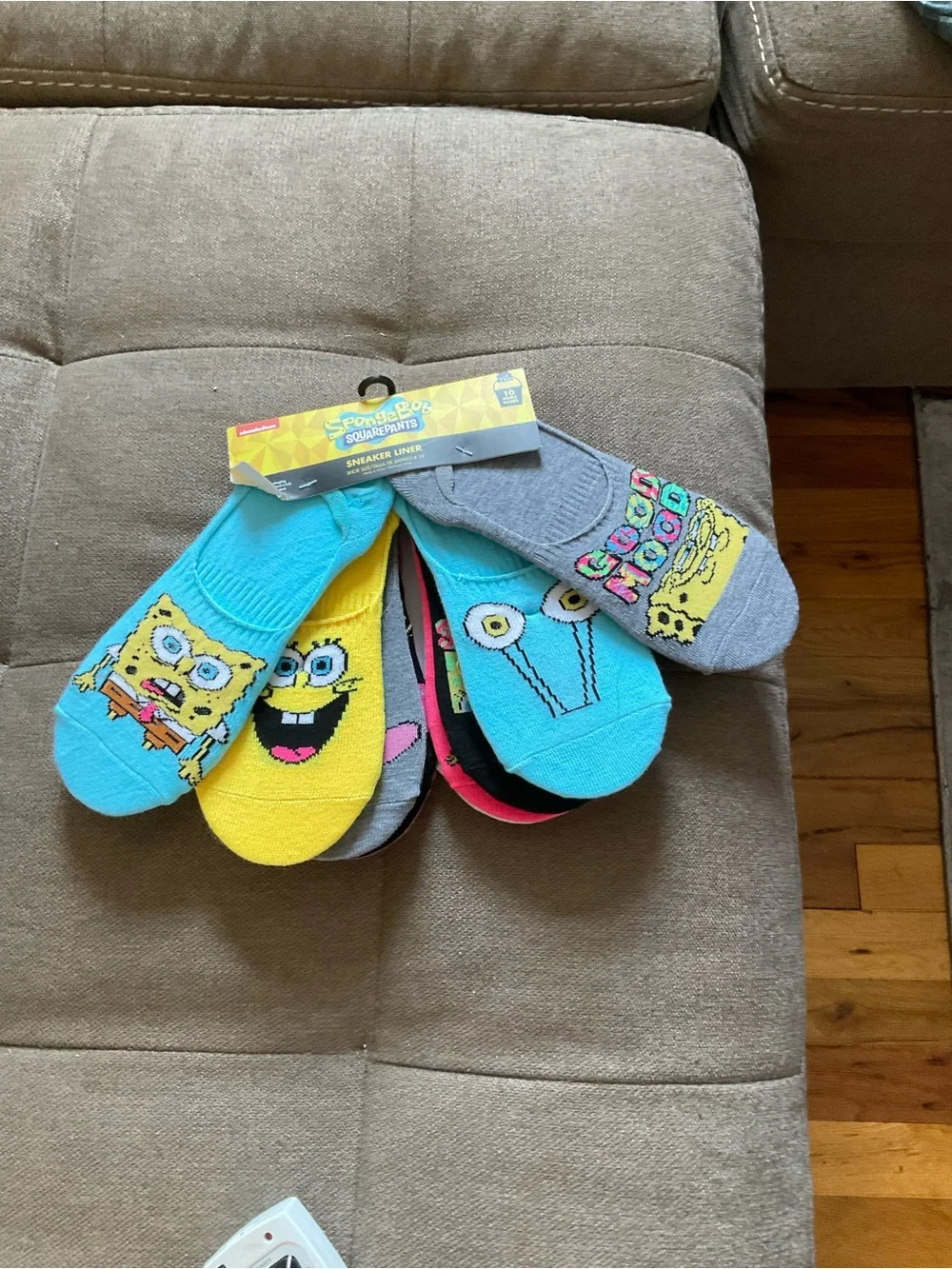 Assorted Stay Put Liner Socks Packs in Different Motifs